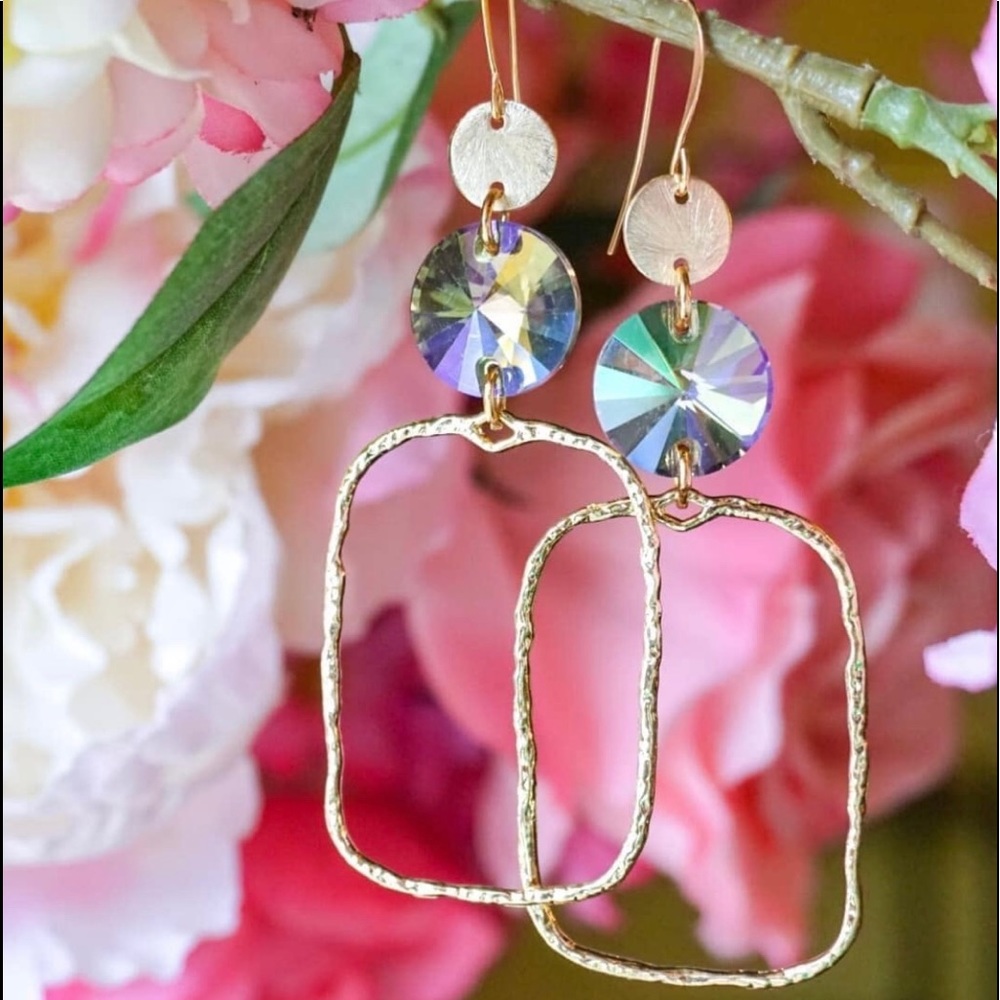 NWT! Boutique Designer Rectangle Drop Earrings🌸